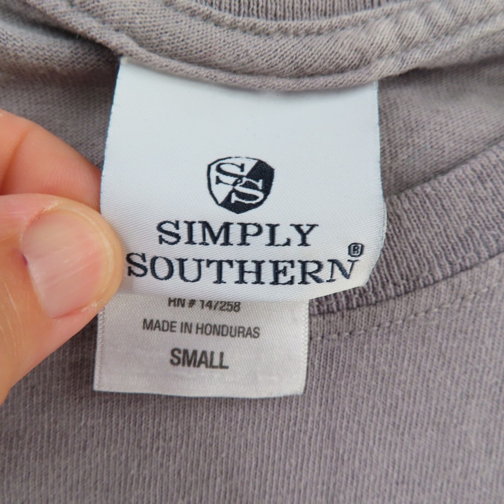 Simply Southern Shirt Womens Small Gray Momma Bear Camo Preppy Ladies - Picture 7 of 9